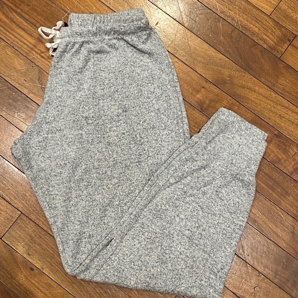 Onzie Sweatpants - Picture 2 of 2